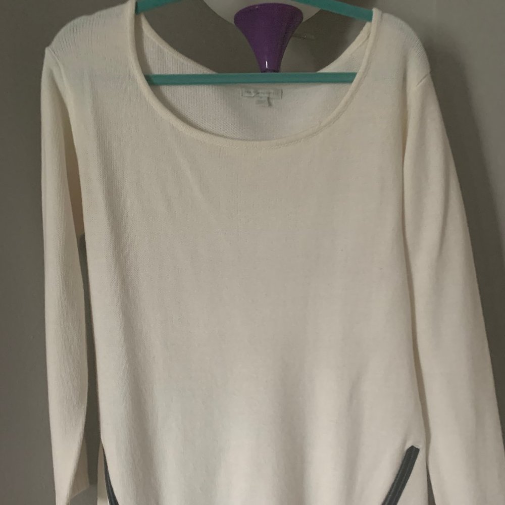NY&CO TUNIC SWEATER MEDIUM WINTER WHITE